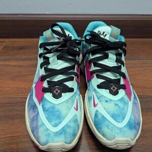 Kyrie Low 5 Community "Jewell Loyd" Basketball Shoes M 7.5 / W 9